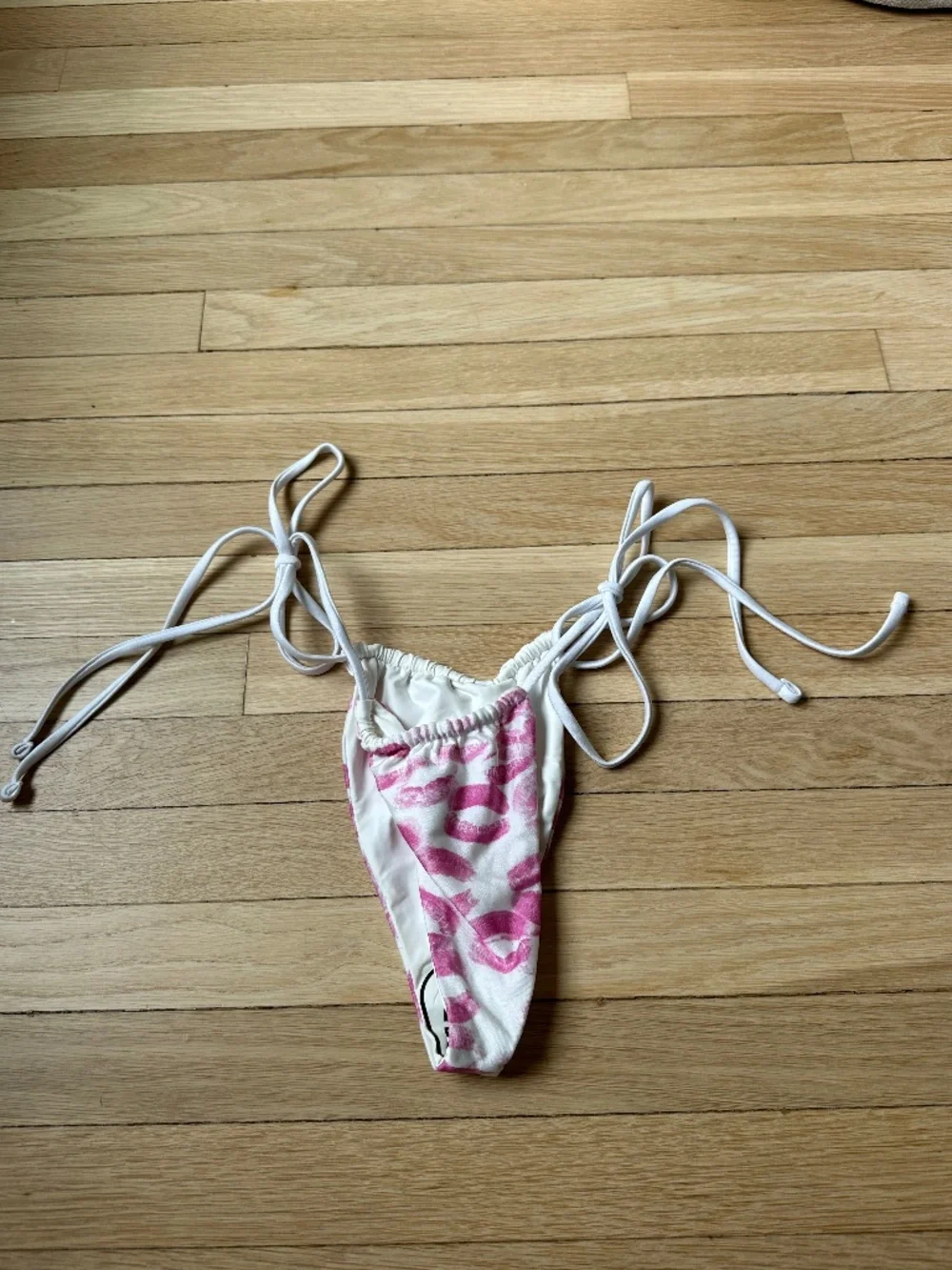 Frankie bikinis kiss bikini bottoms